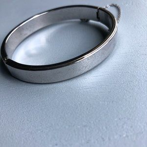 Silver Clasp Bangle